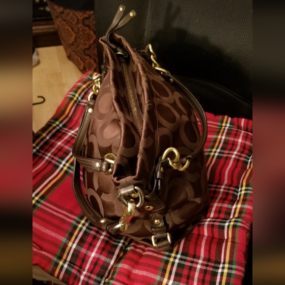 COACH signature sateen bag. Authentic - Picture 2 of 8